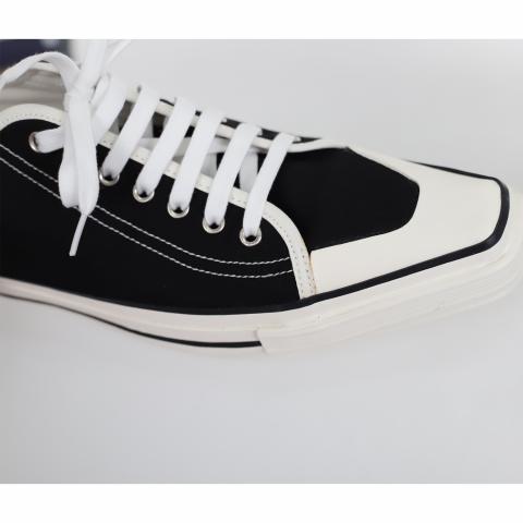 Pointed toe hot sale canvas sneakers